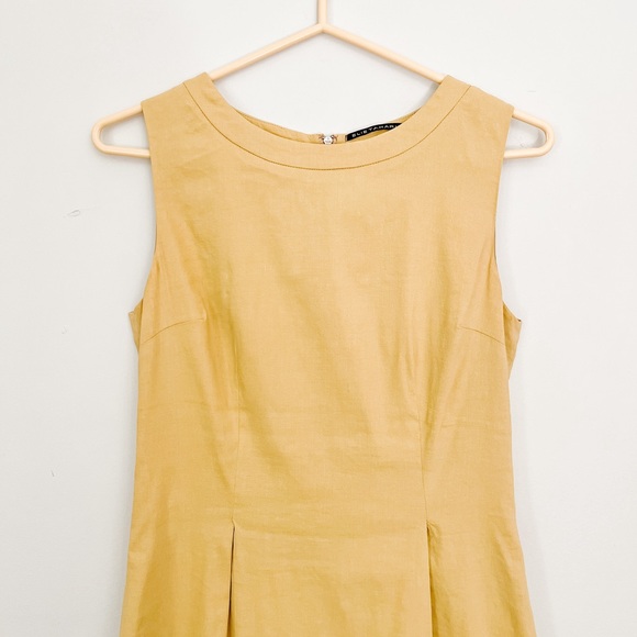 Elie Tahari Linen Shift Dress - Picture 4 of 10